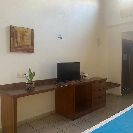 Hotel Pez Vela Manzanillo Exterior photo