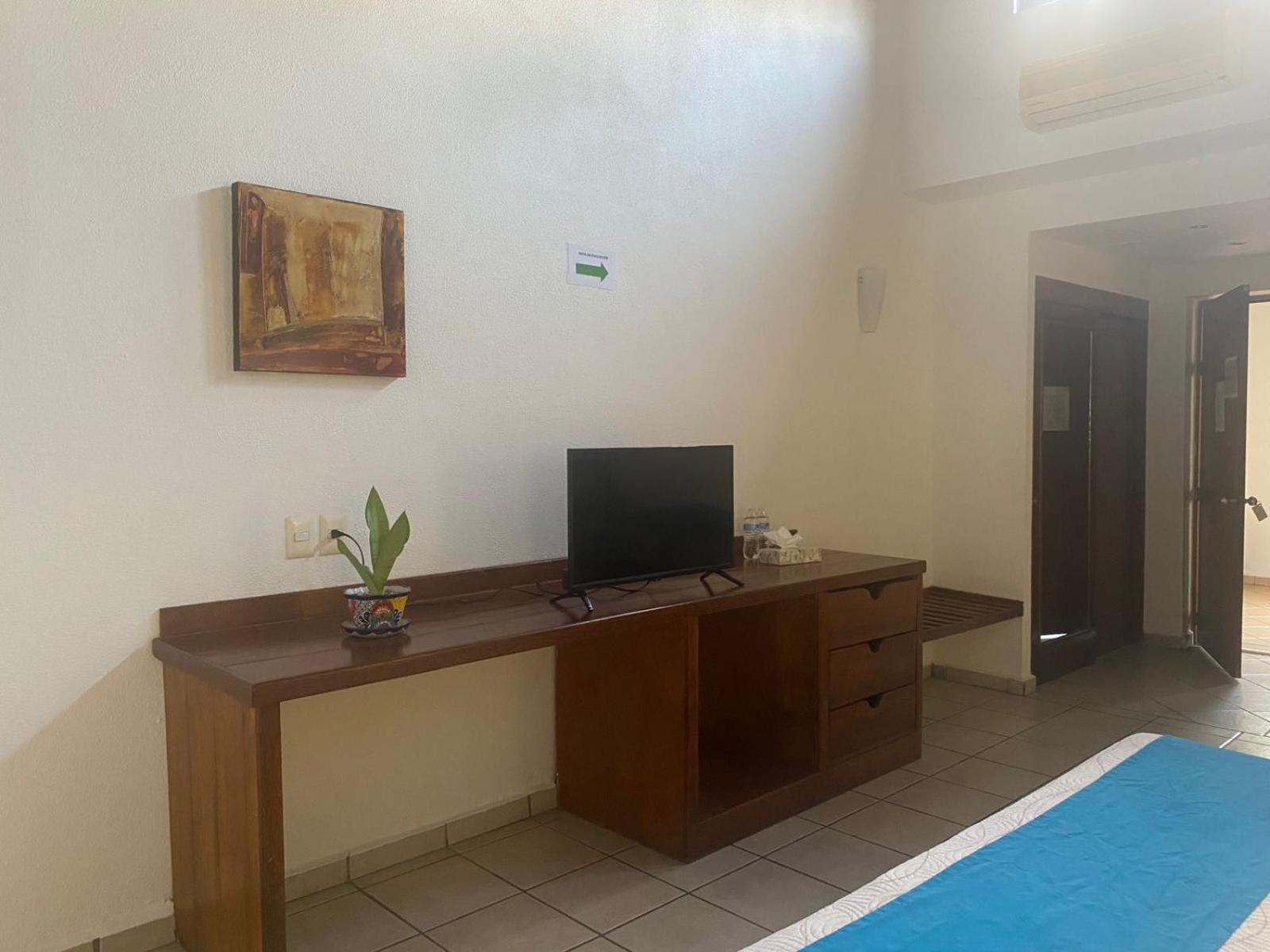 Hotel Pez Vela Manzanillo Exterior photo